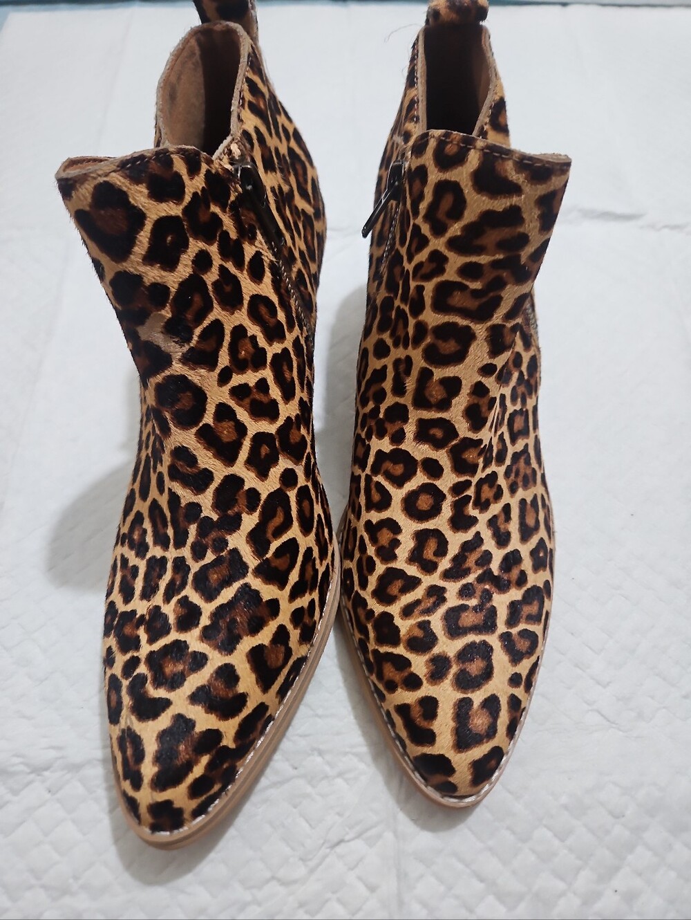 Very Volatile Women's Leopard Print Double Zipper Fur Booties  Sz 9